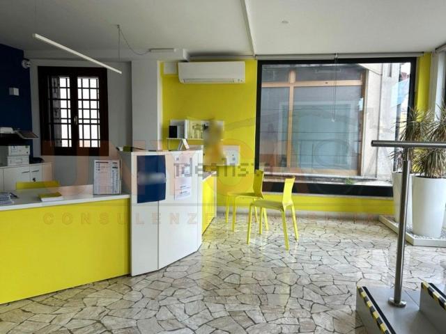 Locale in affitto di 60 m² in Via Roma