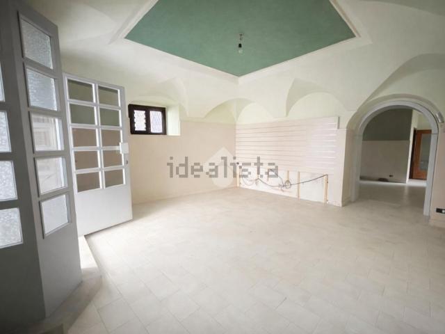 Locale in affitto di 60 m² in Via Roma