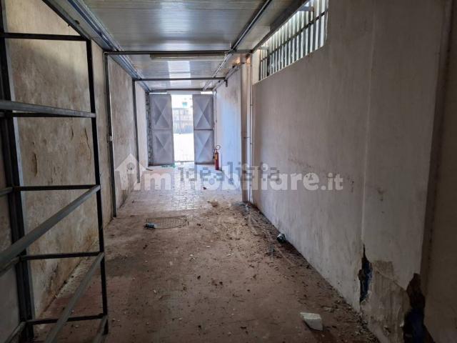 Locale in affitto di 60 m² in Viale Cortiello