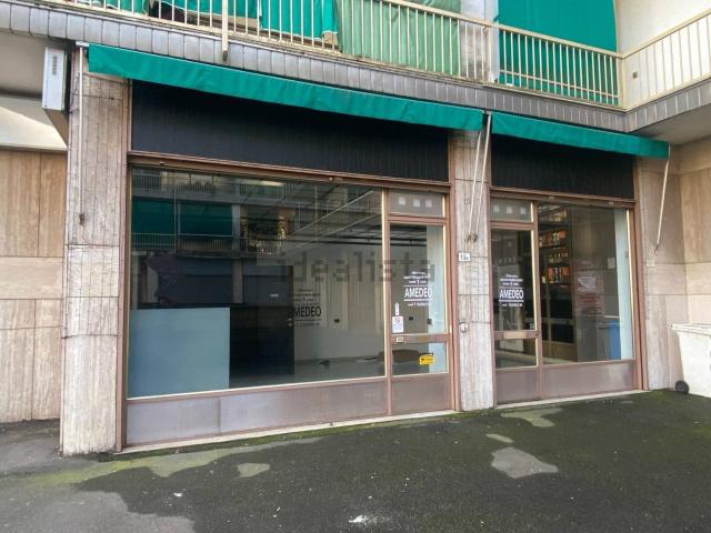 Locale in affitto di 60 m² in Viale Papa Giovanni XXIII, 15