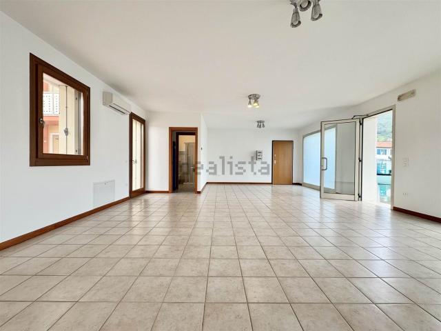 Locale in affitto di 60 m²