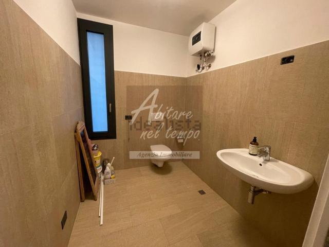 Locale in affitto di 60 m²