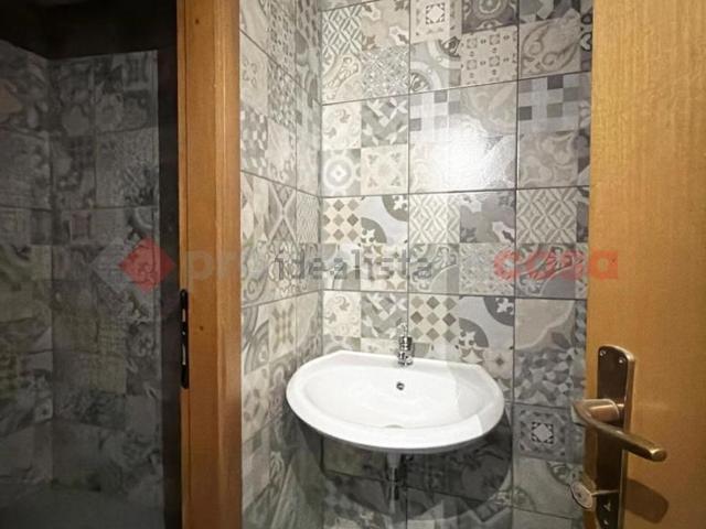 Locale in affitto di 616 m²