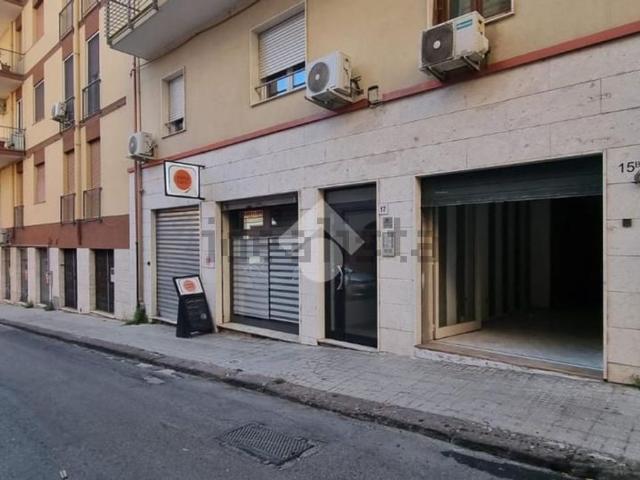 Locale in affitto di 61 m² in Via Alghero, 15