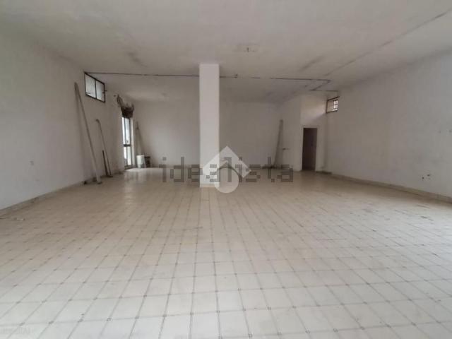 Locale in affitto di 61 m² in Via Fratelli Cervi