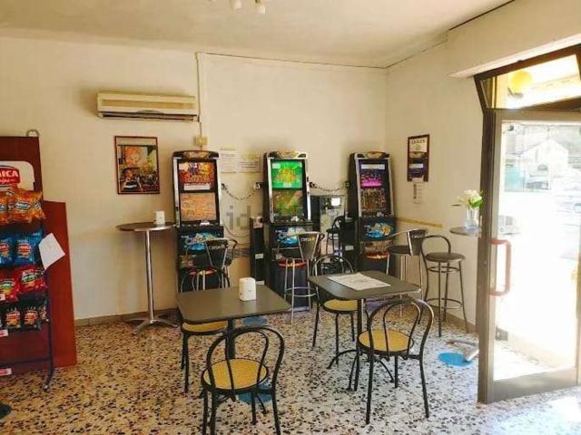 Locale in affitto di 61 m² in Via G. Marconi, 113