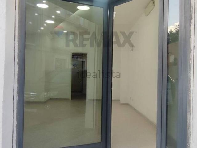 Locale in affitto di 61 m² in Via Madonna della Via, 17