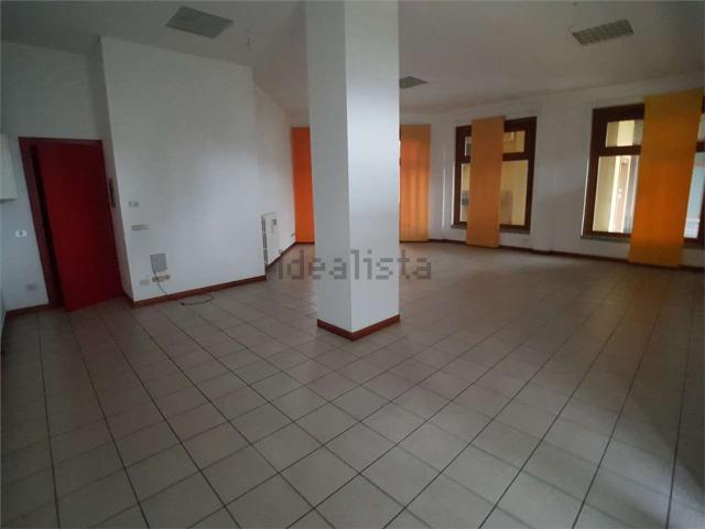Locale in affitto di 61 m² in Via Ronco Grande, 3