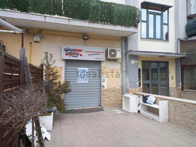 Locale in affitto di 61 m² in Via Somma, 42