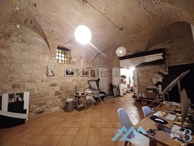 Locale in affitto di 62 m² in Via delle Torri