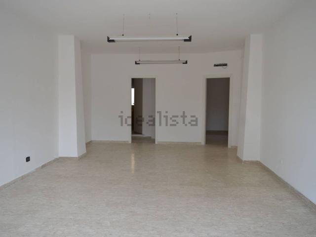 Locale in affitto di 67 m² in Via Rossetti, 67