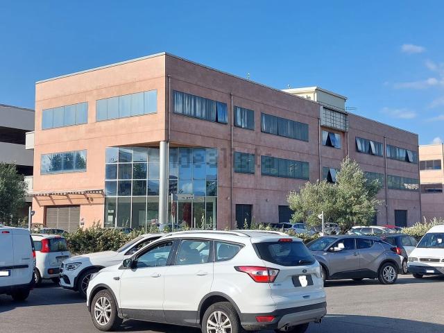 Locale in affitto di 645 m² in Via Marco Polo, 90
