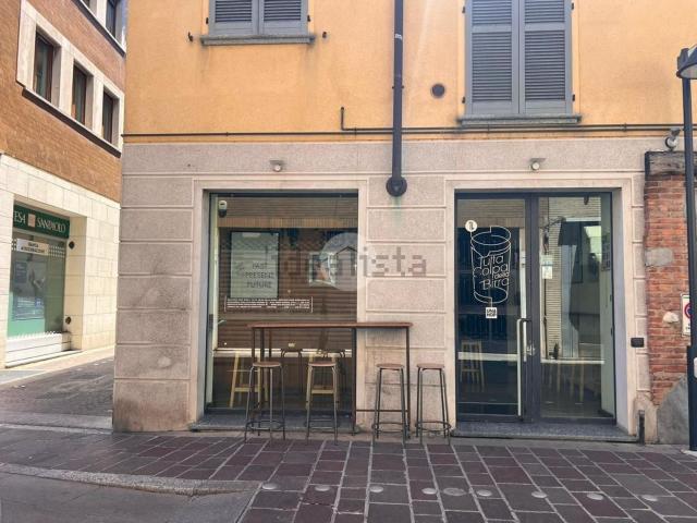 Locale in affitto di 64 m² in Via Cavour, 48