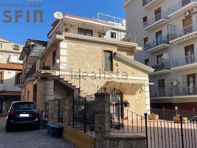 Locale in affitto di 64 m² in Via Francesco Capoderose