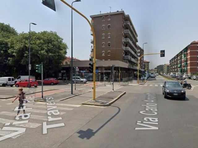 Locale in affitto di 650 m² in Via Carlo Amoretti, 8