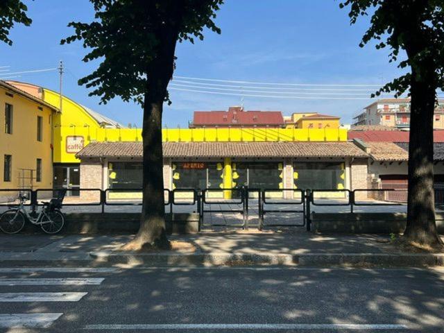 Locale in affitto di 650 m² in Via dei mille