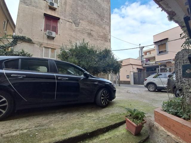 Locale in affitto di 65 m² in Corso Italia, 250