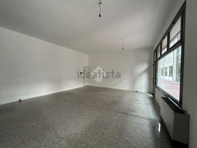 Locale in affitto di 65 m² in Piazza A.Moro, 4