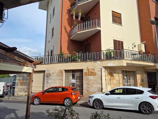 Locale in affitto di 65 m² in Via Veroli