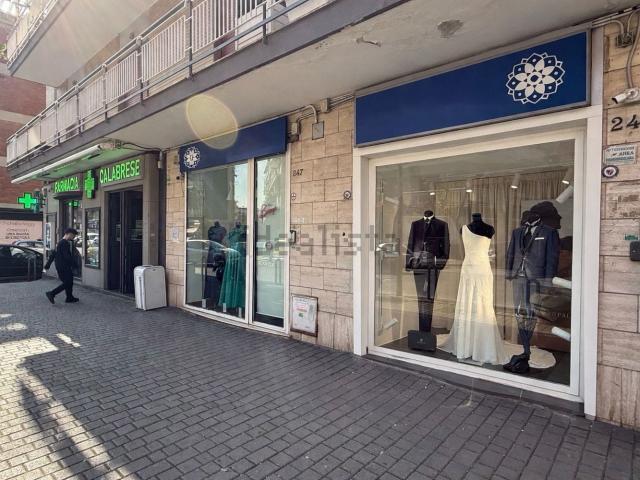 Locale in affitto di 65 m² in Via dell&apos Epomeo, 249