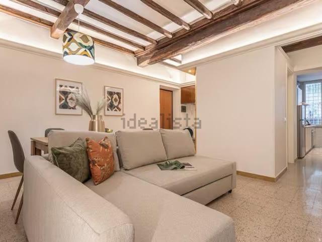 Locale in affitto di 65 m² in Via di San Francesco a Ripa, 95