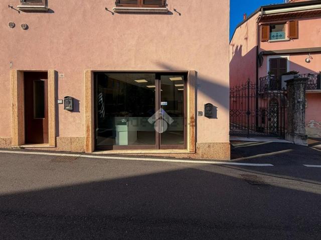 Locale in affitto di 65 m² in Via Giosuè Carducci, 21