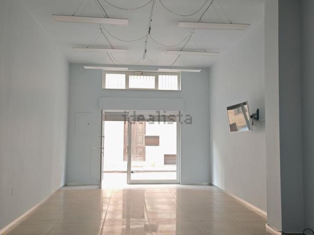 Locale in affitto di 65 m² in Via Indipendenza