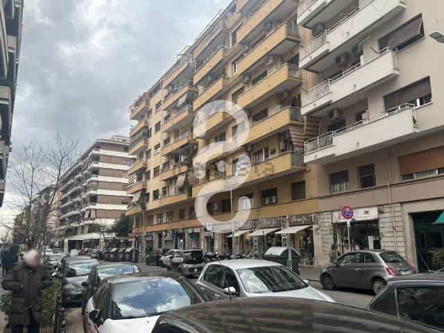 Locale in affitto di 65 m² in Via Mario Menghini, 10