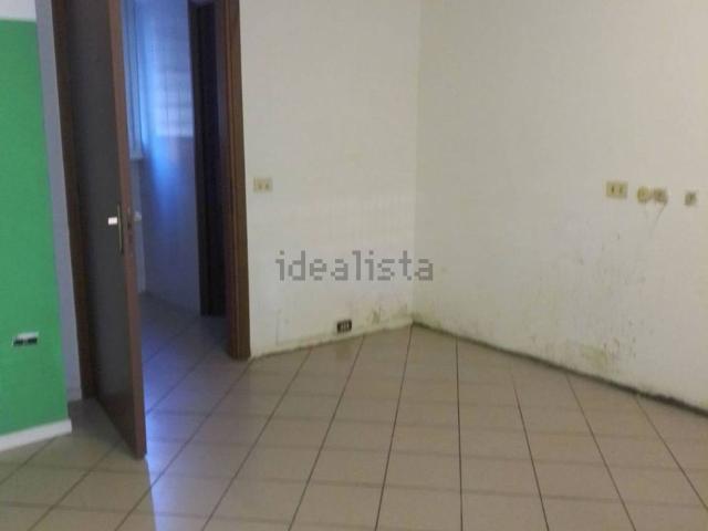 Locale in affitto di 65 m² in Via Oberdan