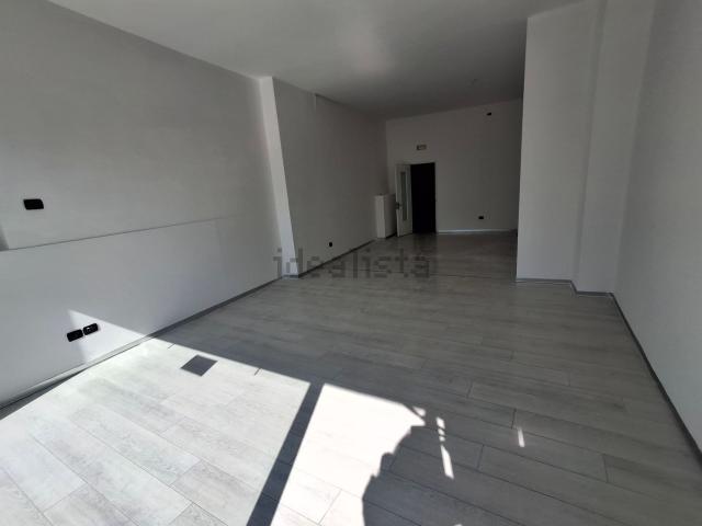 Locale in affitto di 65 m² in Via Peschiere