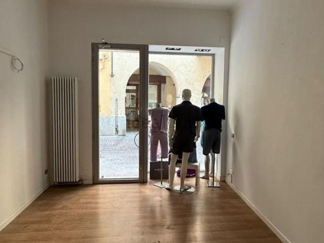 Locale in affitto di 65 m² in Via Roma, 163
