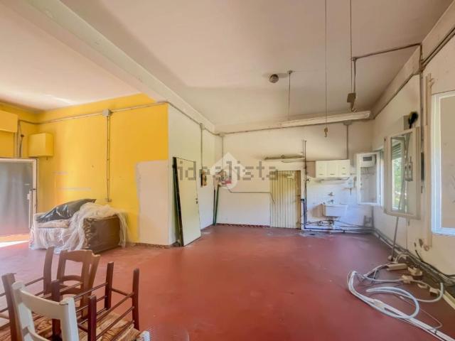 Locale in affitto di 65 m² in Via Sinistra Guerro