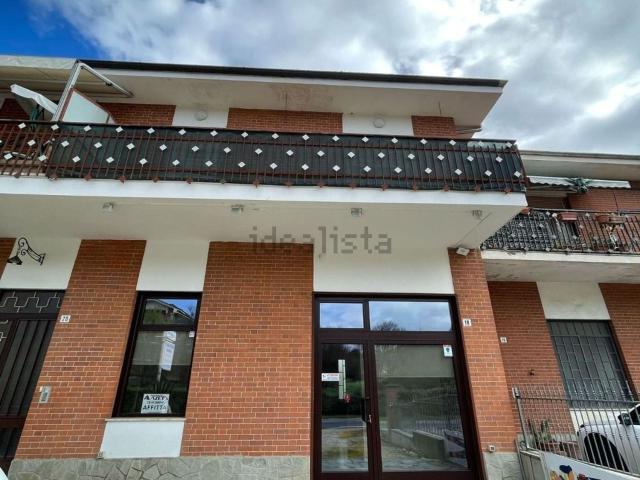Locale in affitto di 65 m² in Via Statale, 18