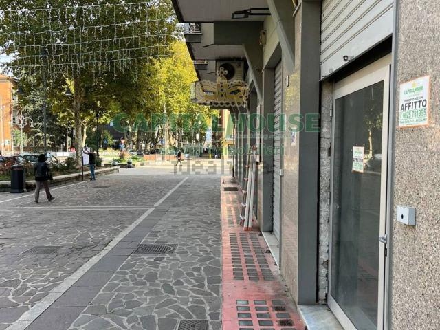 Locale in affitto di 65 m² in Viale Italia, 141