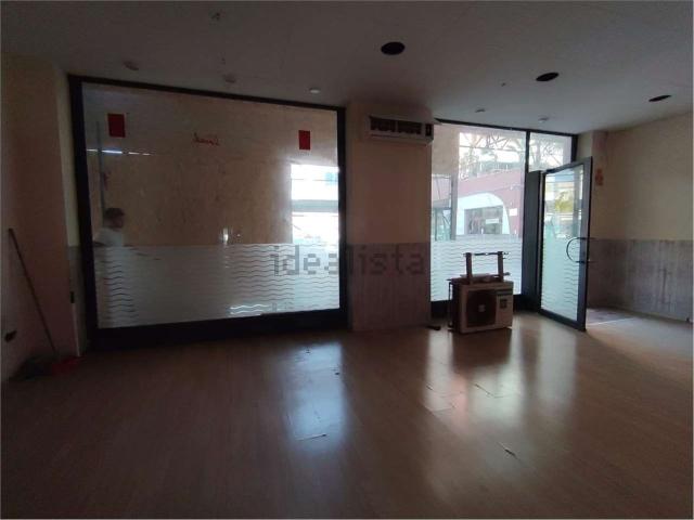 Locale in affitto di 65 m²