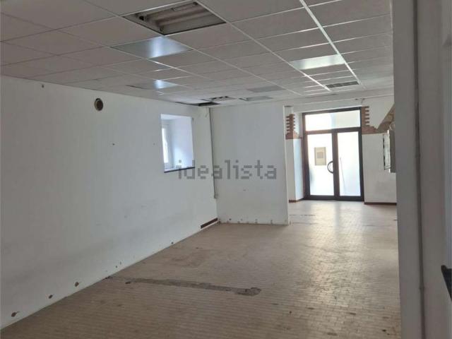 Locale in affitto di 65 m²