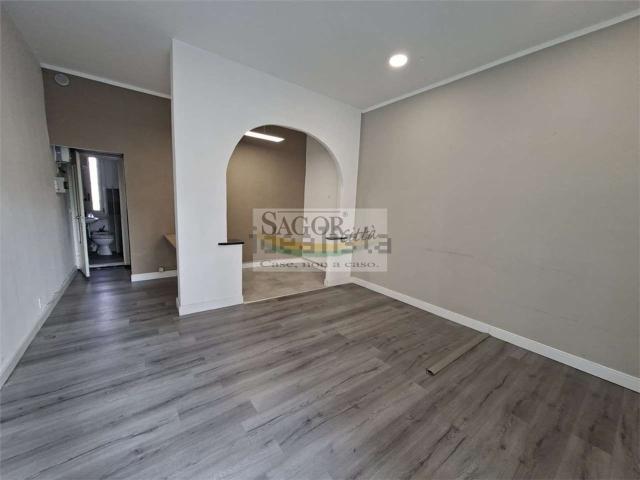 Locale in affitto di 65 m²