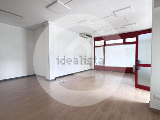 Locale in affitto di 65 m²