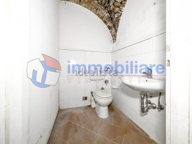 Locale in affitto di 65 m²
