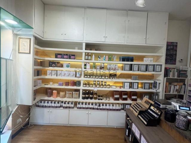 Locale in affitto di 65 m²