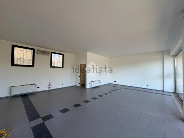 Locale in affitto di 66 m² in Via Erizzo, 136