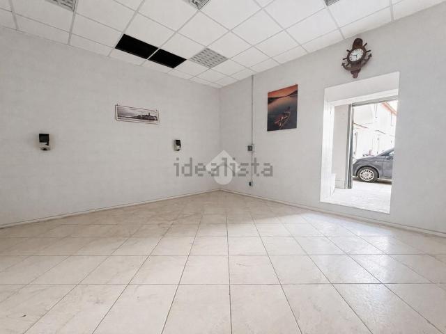 Locale in affitto di 66 m² in Via Michelarcangelo Lupoli, 11