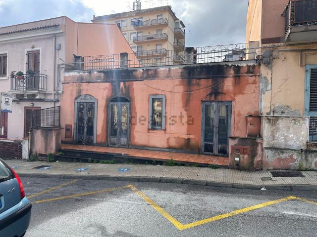 Locale in affitto di 66 m² in Viale Annunziata, 34