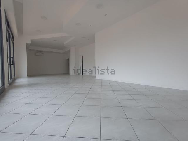 Locale in affitto di 66 m² in Viale Calvino, 1