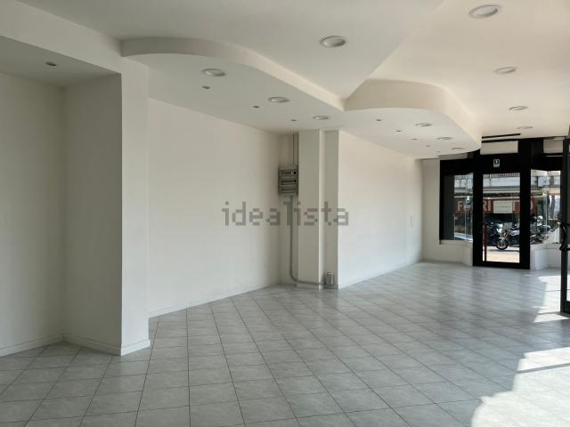 Locale in affitto di 66 m² in Viale Emilia