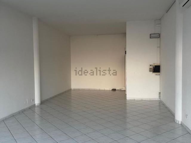 Locale in affitto di 68 m² in Via G. Marconi, 49