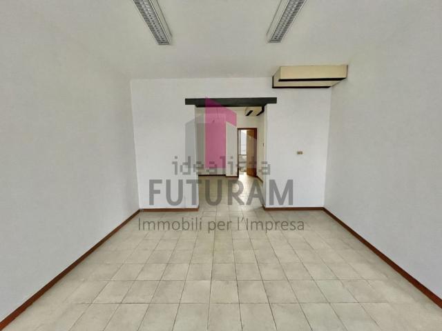 Locale in affitto di 68 m²