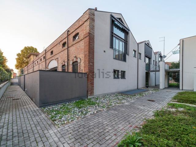 Locale in affitto di 69 m² in Via Trento