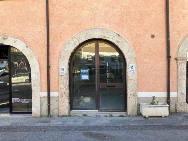 Locale in affitto di 73 m² in Via Casale, 15