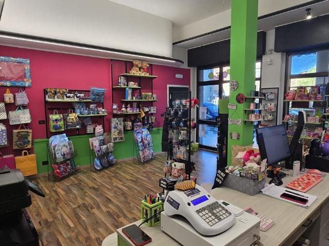 Locale in affitto di 73 m² in Via Cesare Battisti, 11